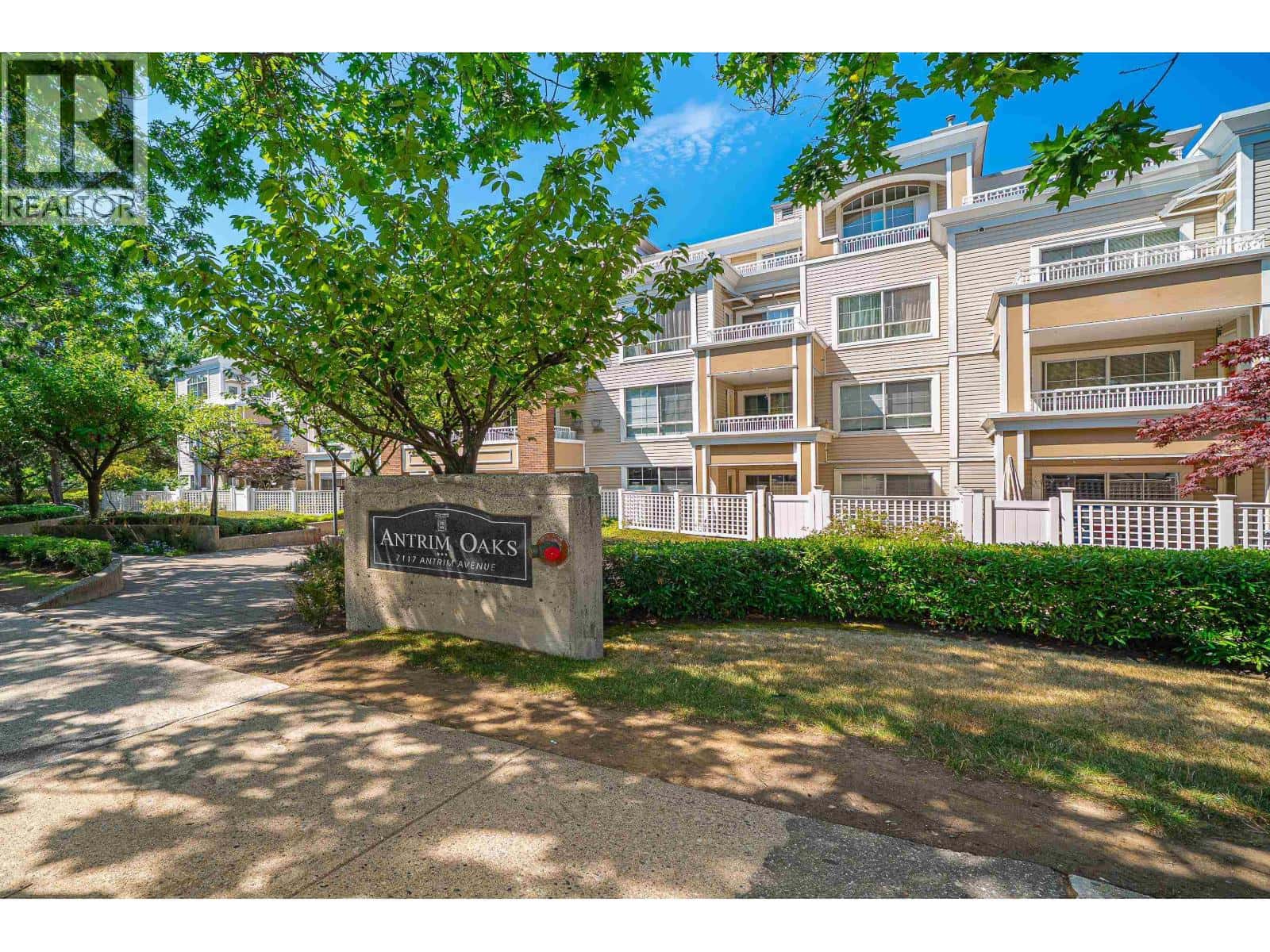 211 7117 ANTRIM AVENUE — Burnaby, British Columbia - Photo 2 of 33