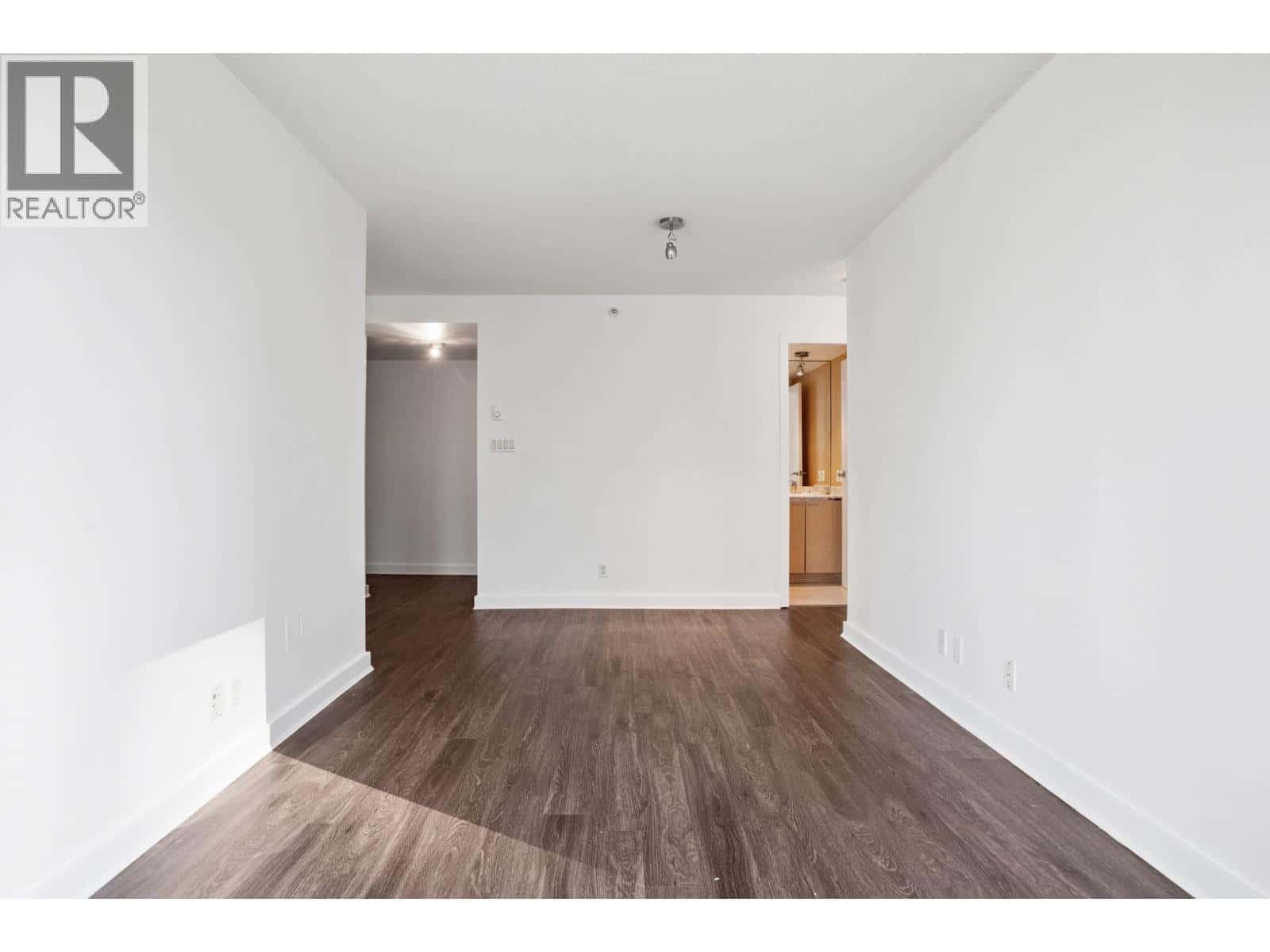 508 1200 W GEORGIA STREET — Vancouver, British Columbia - Photo 3 of 22