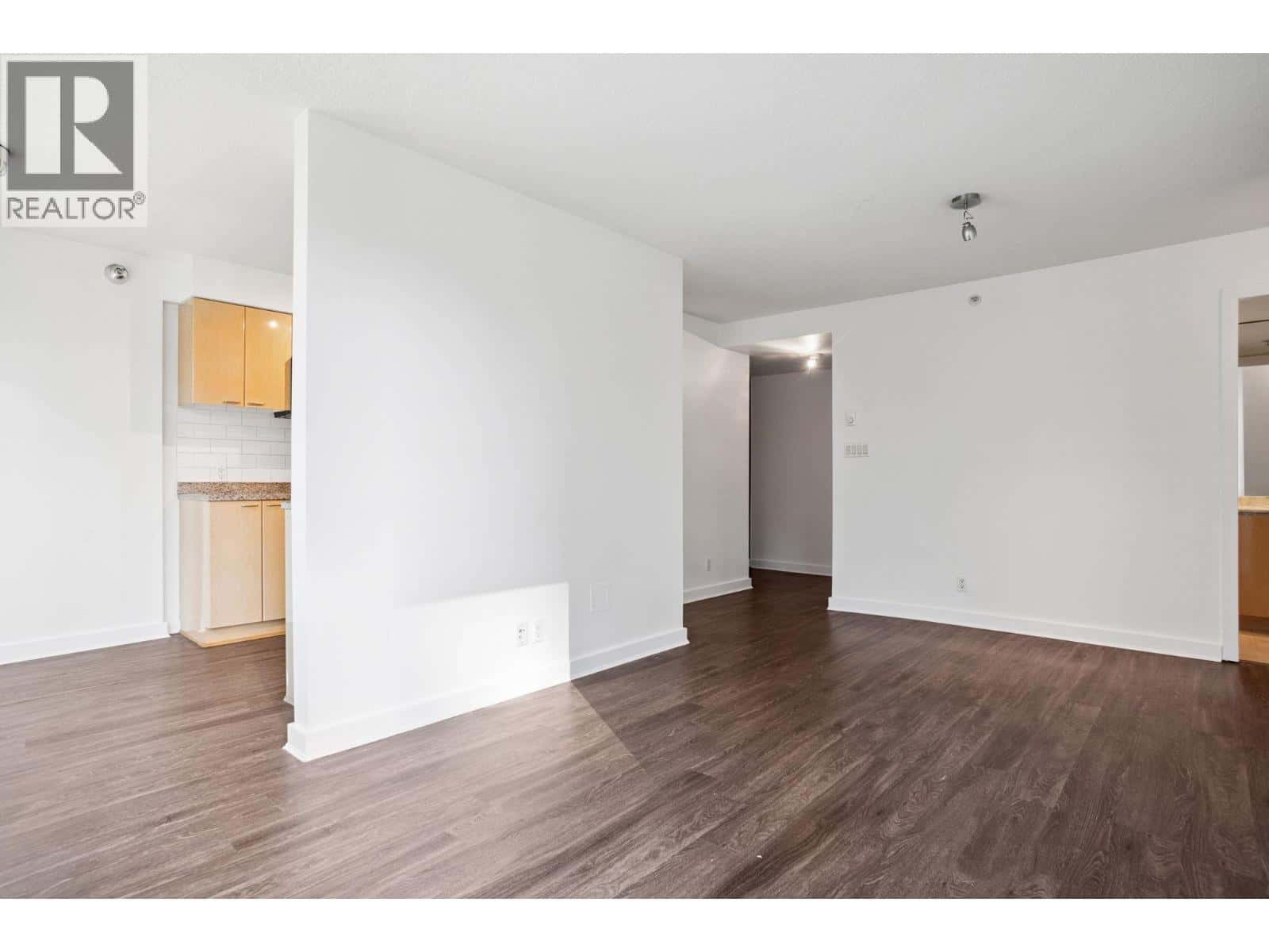 508 1200 W GEORGIA STREET — Vancouver, British Columbia - Photo 4 of 22