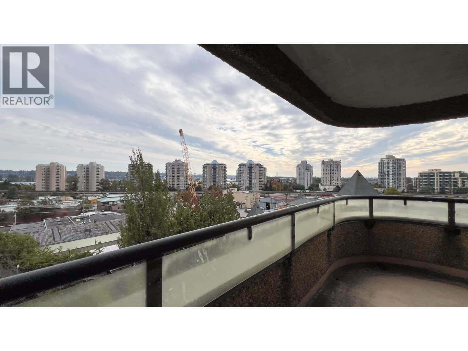 207 1026 QUEENS AVENUE — New Westminster, British Columbia - Photo 2 of 24