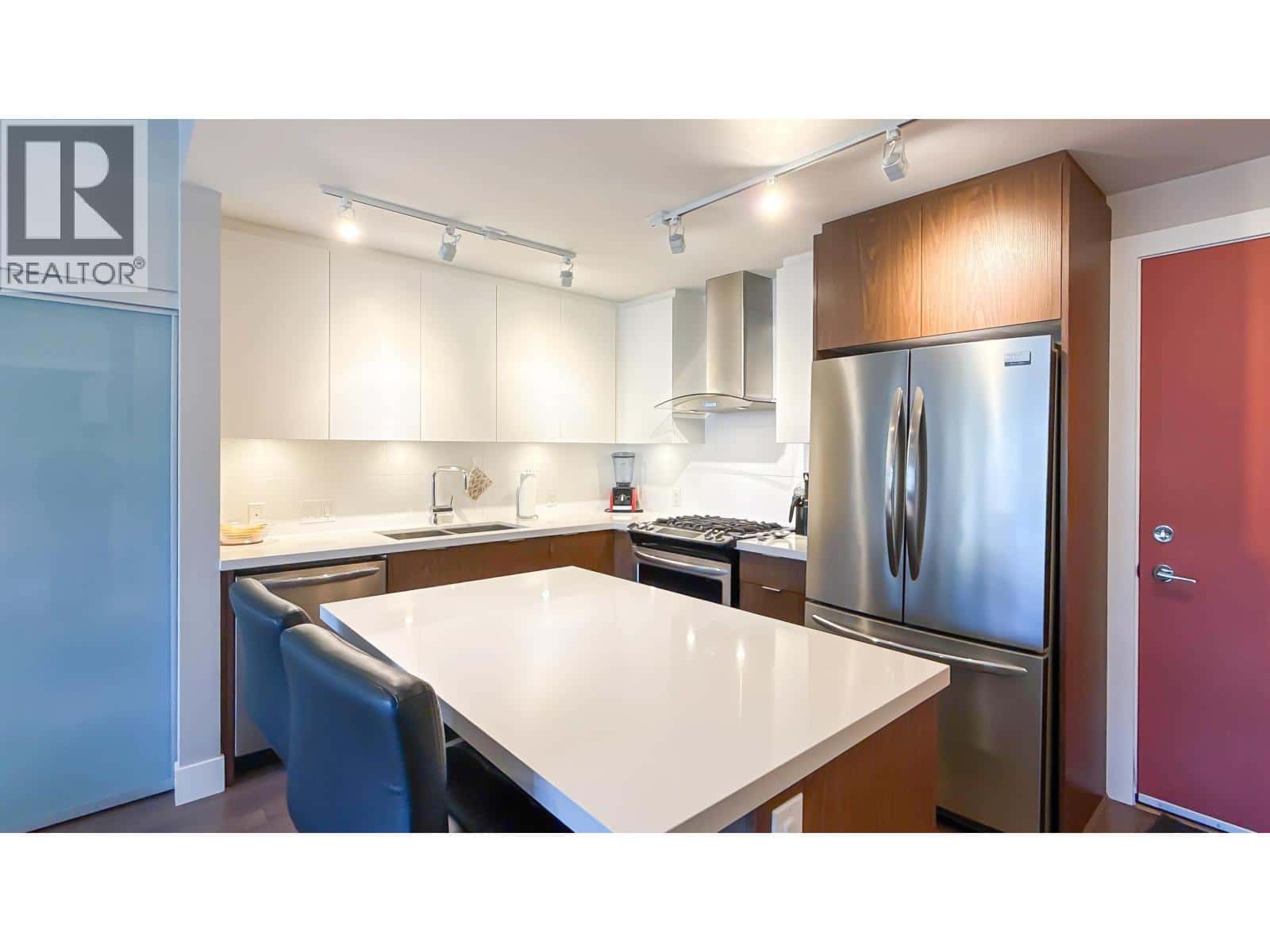 303 3602 ALDERCREST DRIVE — North Vancouver, British Columbia - Photo 3 of 37