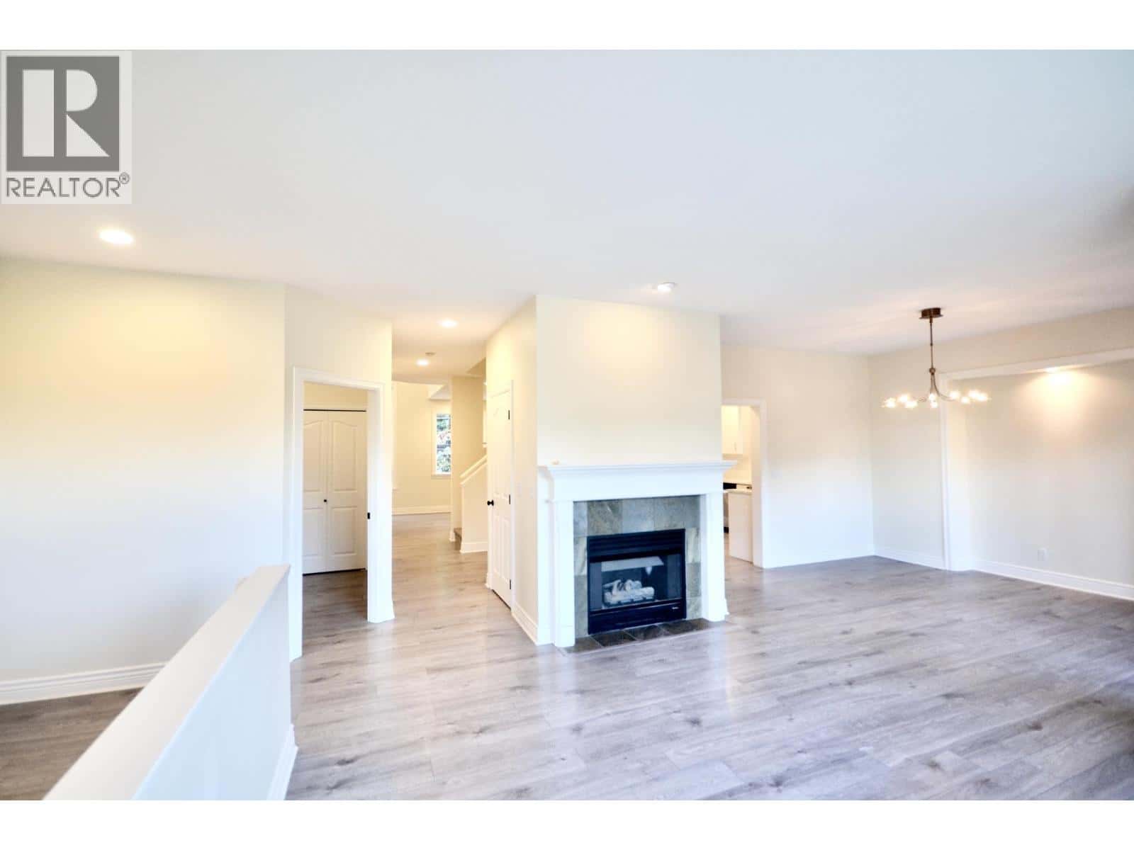 3398 PLATEAU BOULEVARD — Coquitlam, British Columbia - Photo 3 of 38