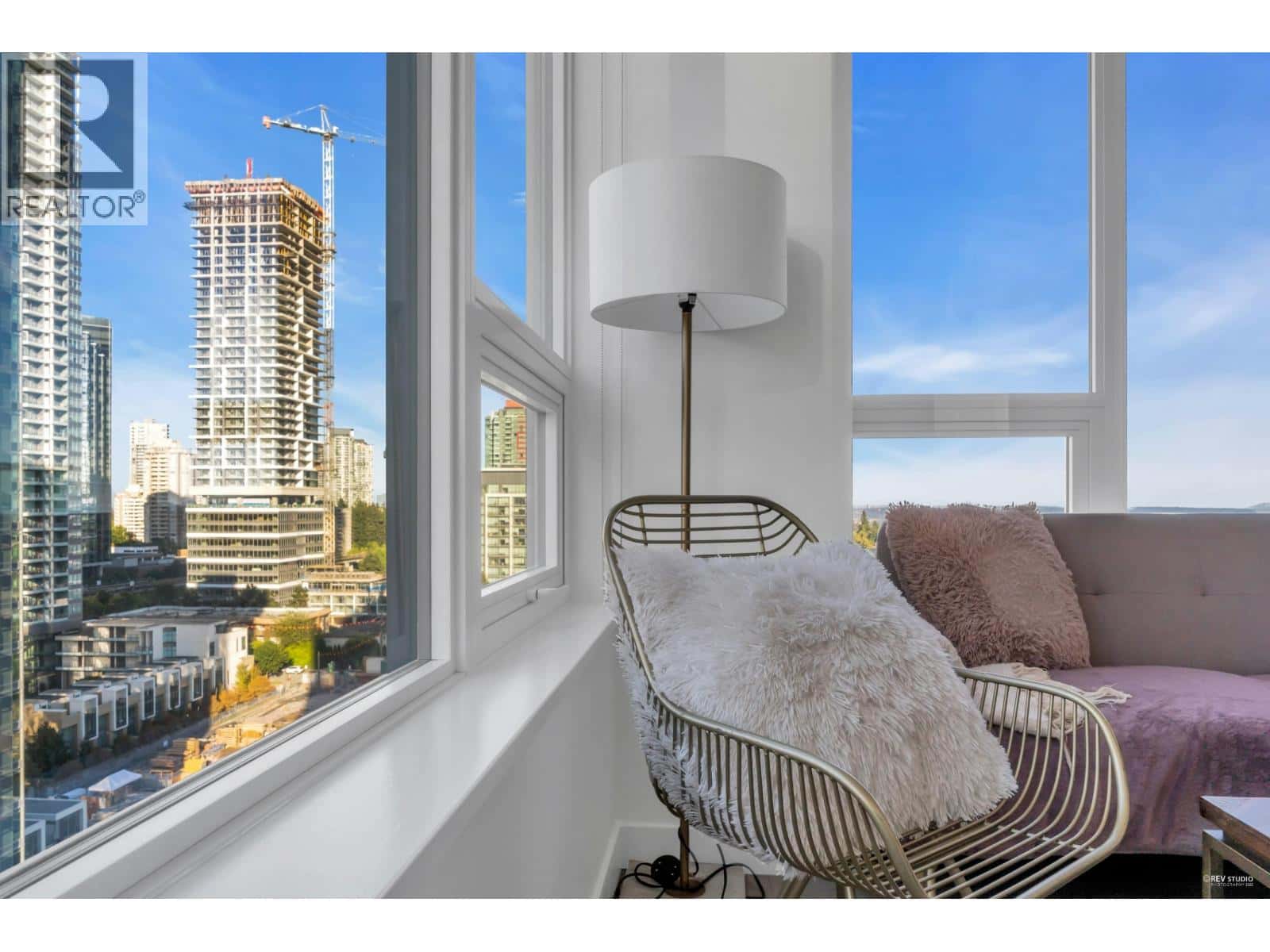 1502 6463 SILVER AVENUE — Burnaby, British Columbia - Photo 5 of 33