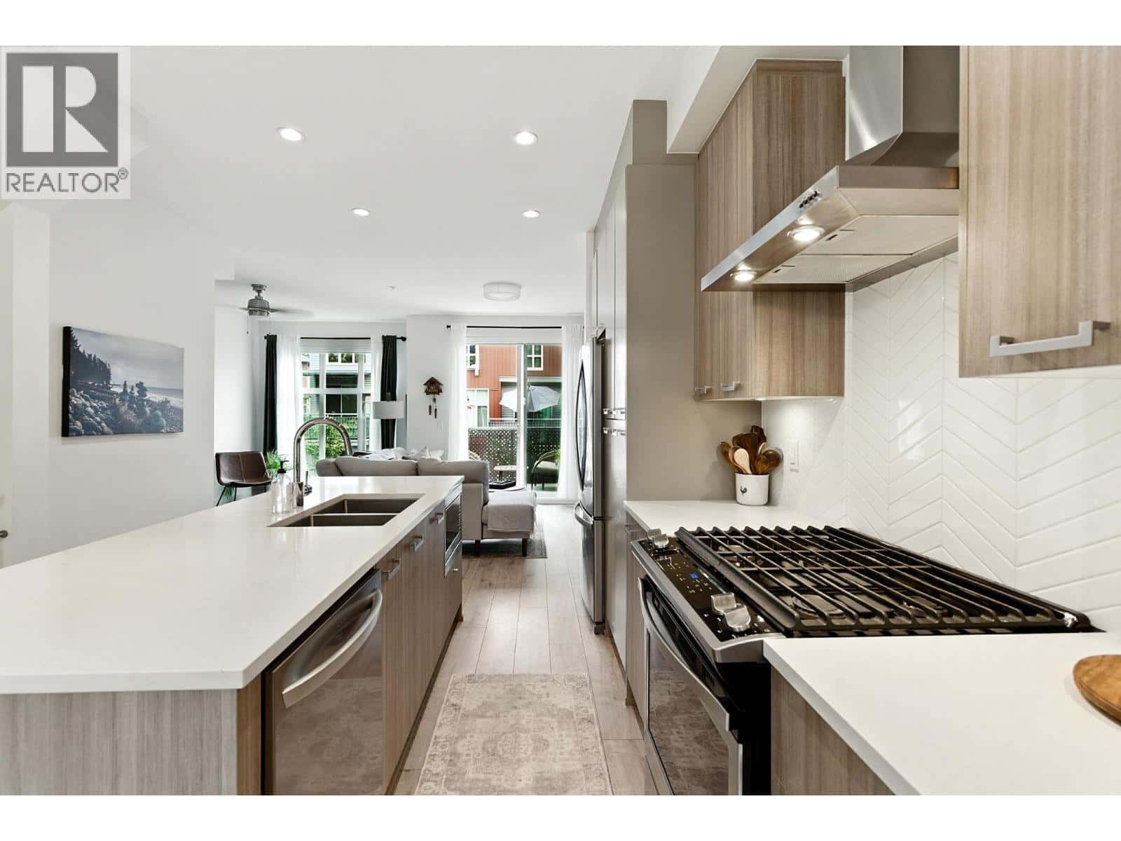 99 24076 112 AVENUE — Maple Ridge, British Columbia - Photo 4 of 40