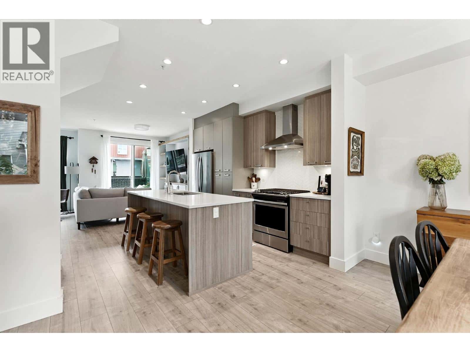 99 24076 112 AVENUE — Maple Ridge, British Columbia - Photo 3 of 40