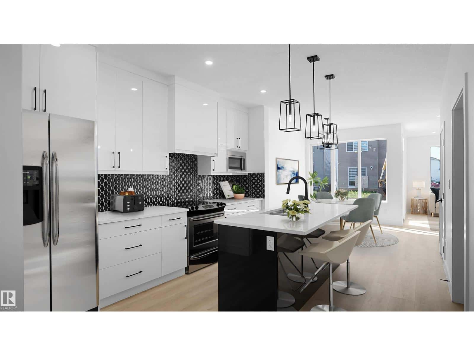 711 31 AV NW — Edmonton, Alberta - Photo 5 of 42