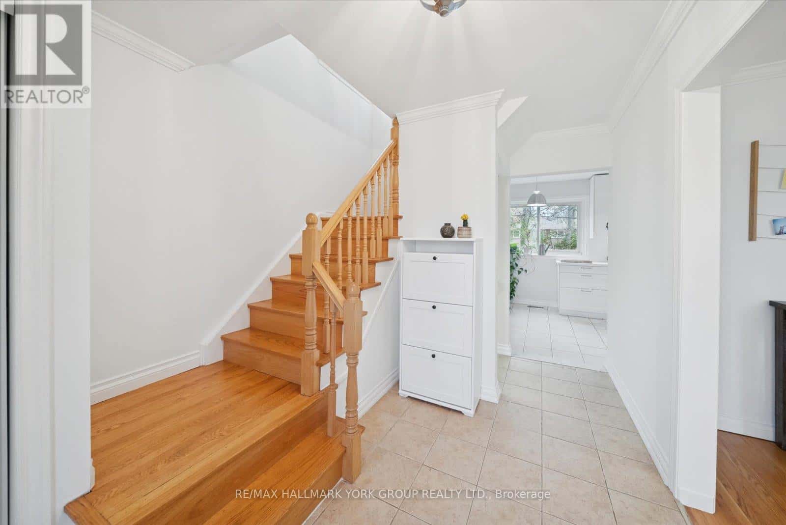 59 GROVE PARK CRESCENT — Toronto (Don Valley Village), Ontario - Photo 2 of 23