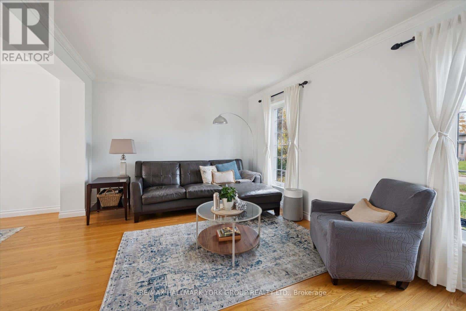 59 GROVE PARK CRESCENT — Toronto (Don Valley Village), Ontario - Photo 3 of 23