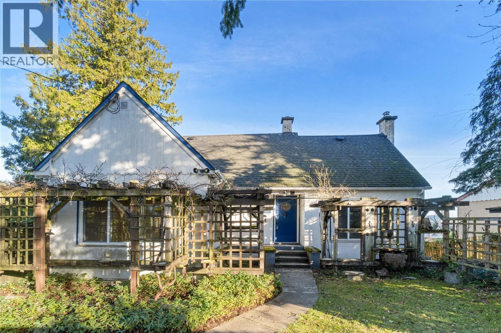 736 Terminal Ave N — Nanaimo, British Columbia - Main photo