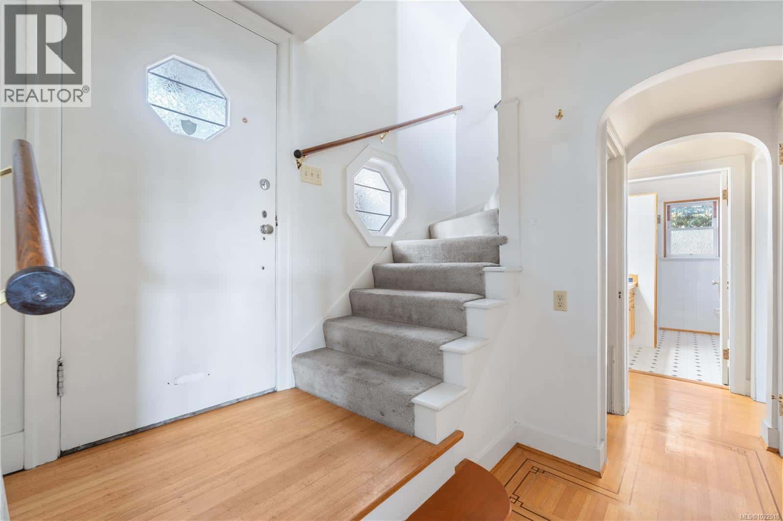 736 Terminal Ave N — Nanaimo, British Columbia - Photo 2 of 70