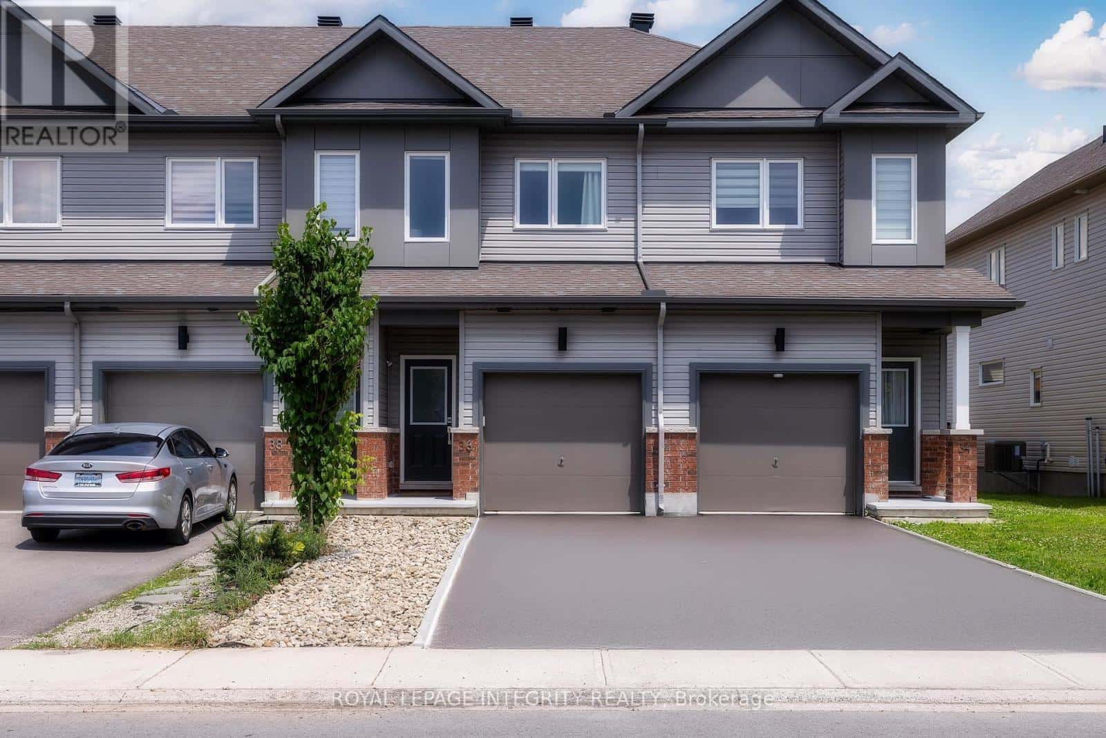 36 MONA MCBRIDE DRIVE — Arnprior, Ontario - Photo 3 of 39