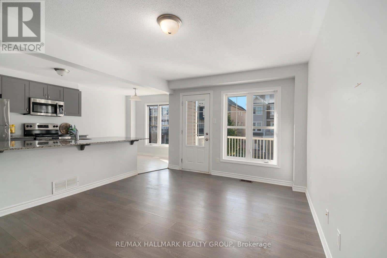 106 HELENIUM LANE — Ottawa, Ontario - Photo 5 of 24