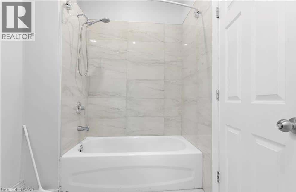 235 HAMILTON Road — London, Ontario - Photo 2 of 36