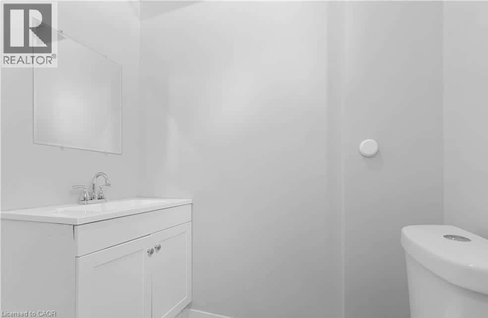 235 HAMILTON Road — London, Ontario - Photo 3 of 36