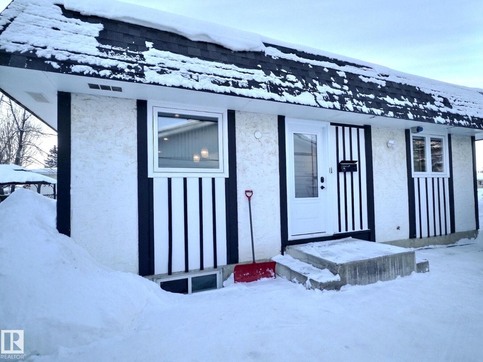 17119 82 AV NW — Edmonton, Alberta - Main photo