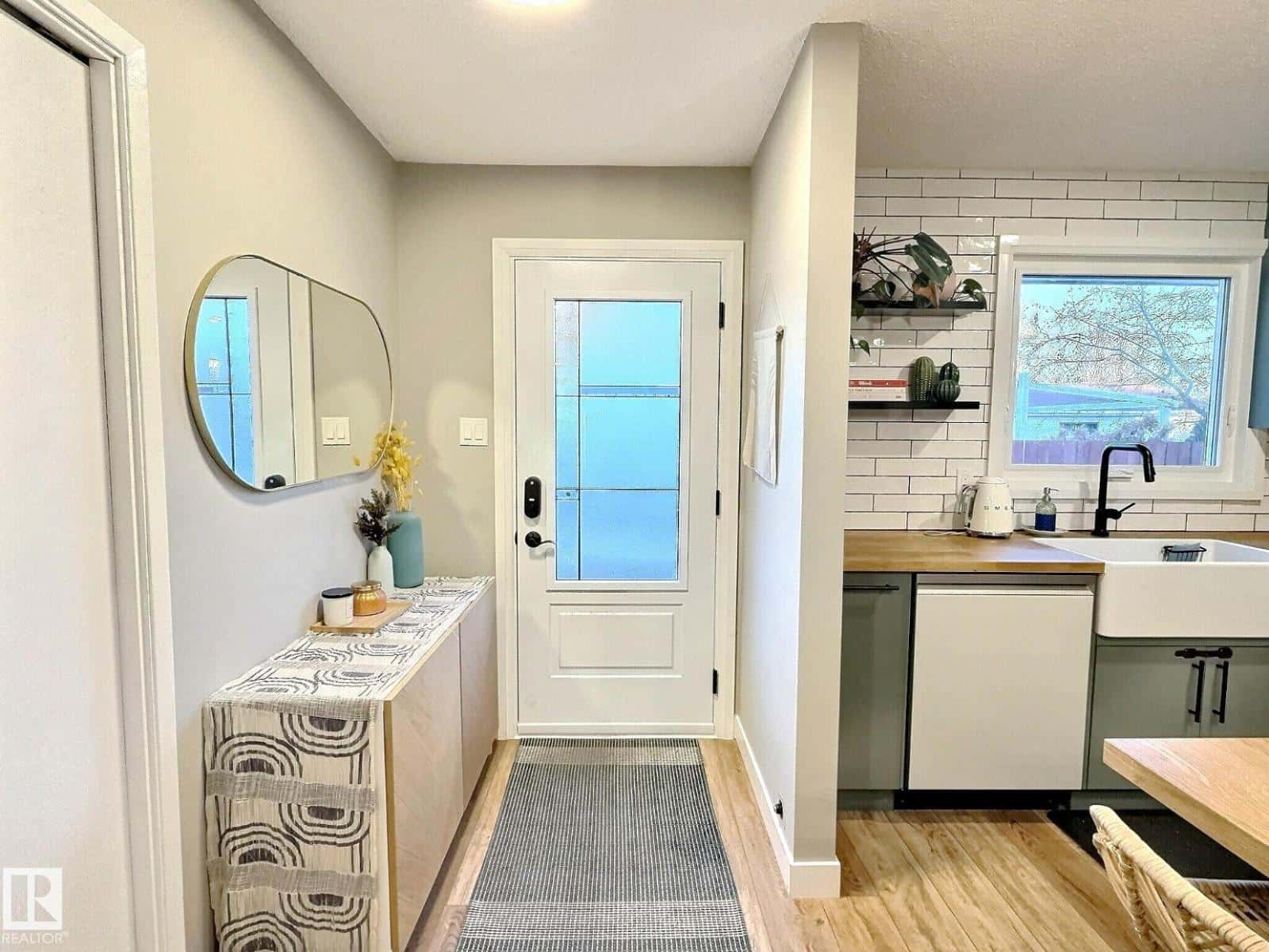 17119 82 AV NW — Edmonton, Alberta - Photo 3 of 29