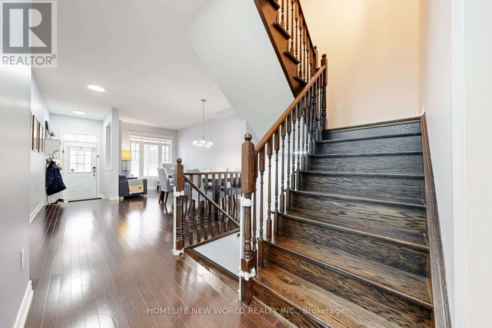 15 BROCK AVENUE — Markham (Berczy), Ontario - Photo 5 of 50