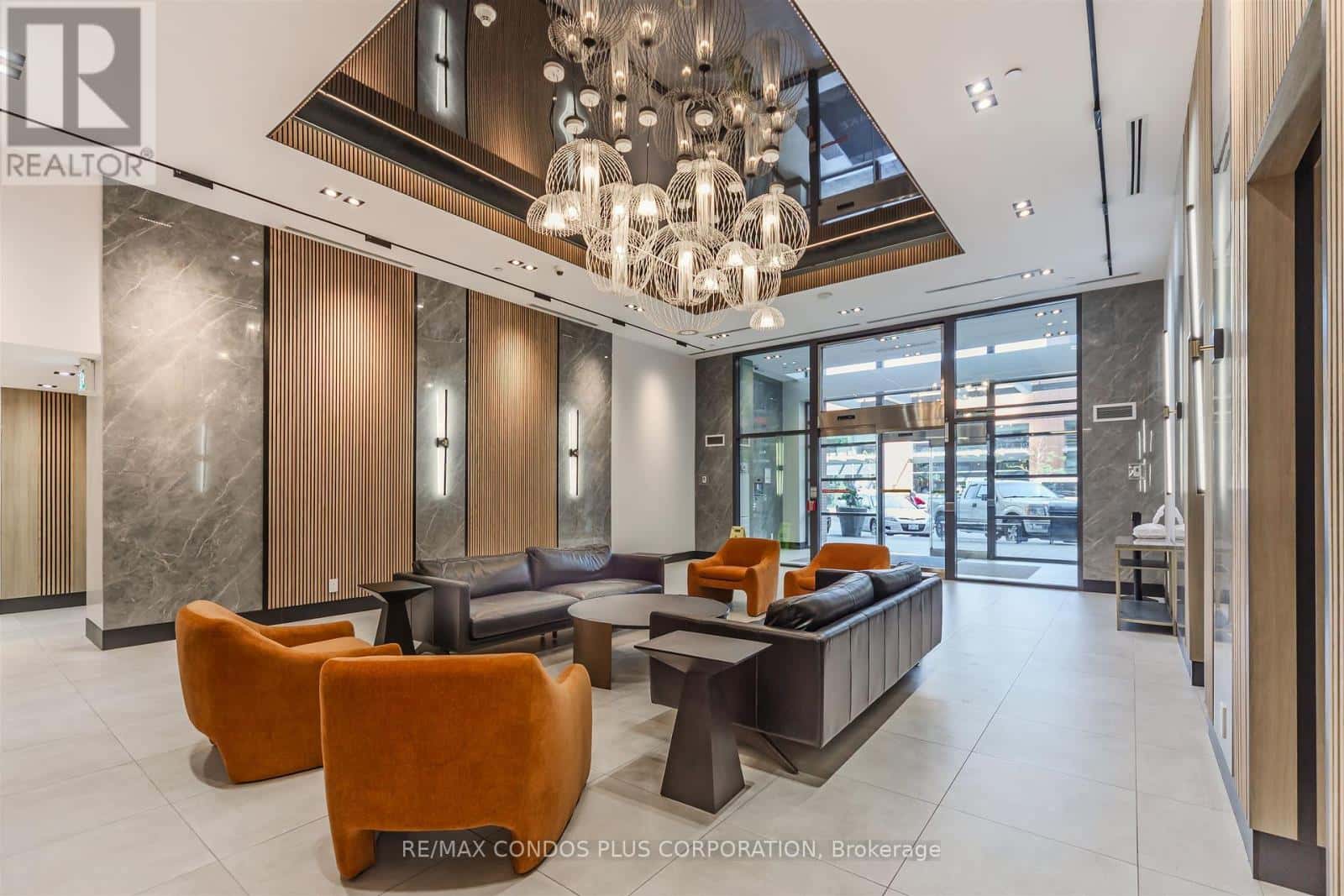 2706 - 2220 LAKE SHORE BOULEVARD W — Toronto (Mimico), Ontario - Photo 2 of 21