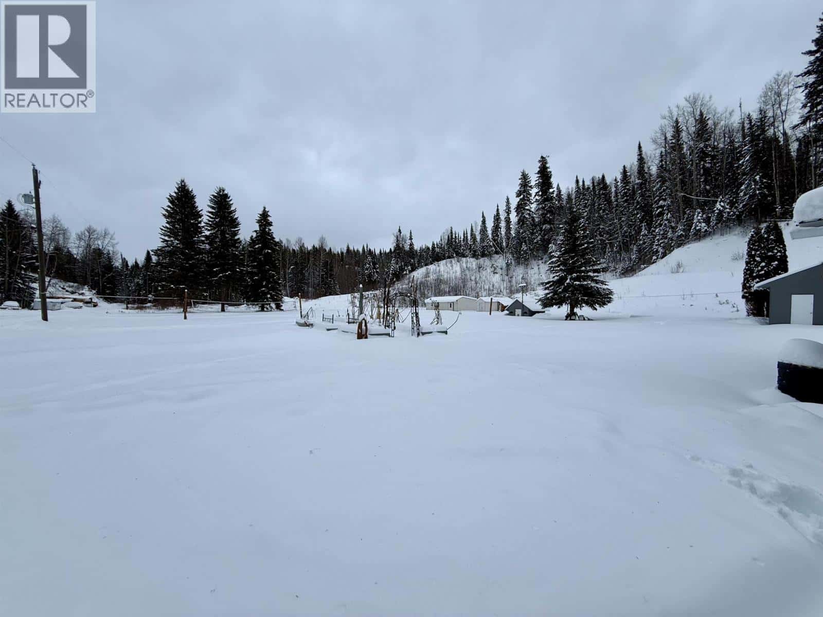 1661 FRASER FLATS ROAD — Prince George, British Columbia - Photo 4 of 25