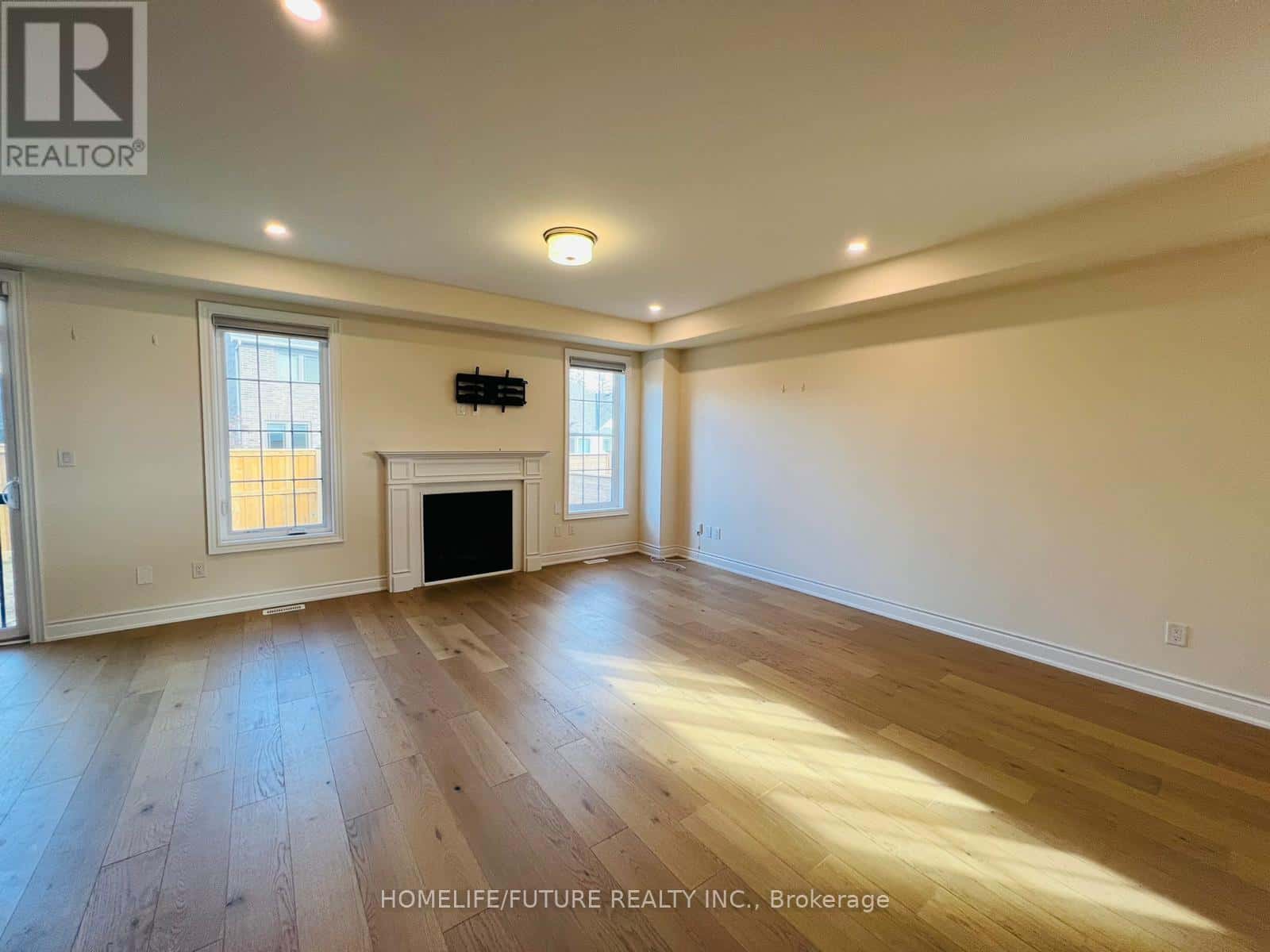 9 FAIRHURST STREET — Port Hope, Ontario - Photo 5 of 23