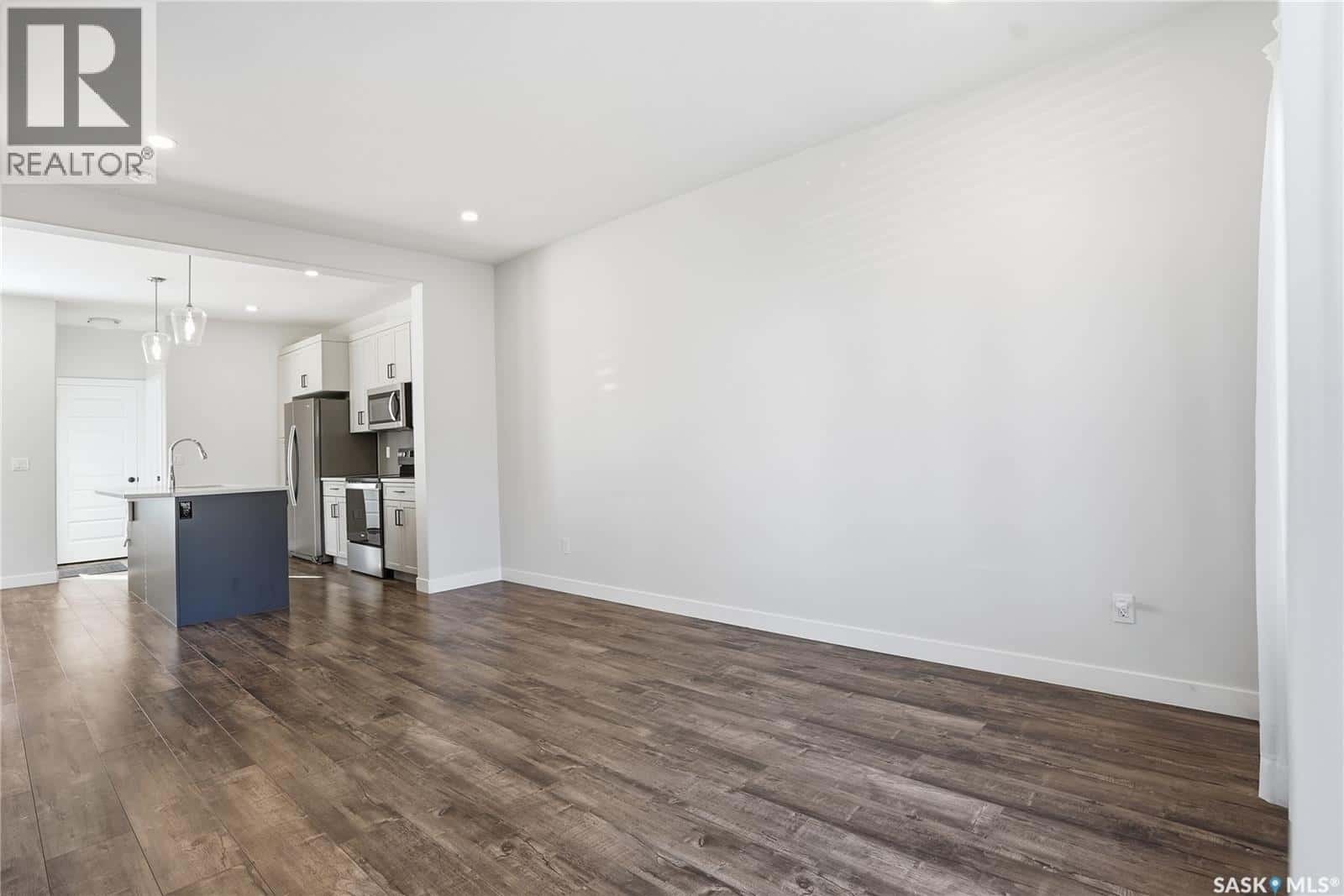 966 McFaull MANOR — Saskatoon, Saskatchewan - Photo 5 of 45