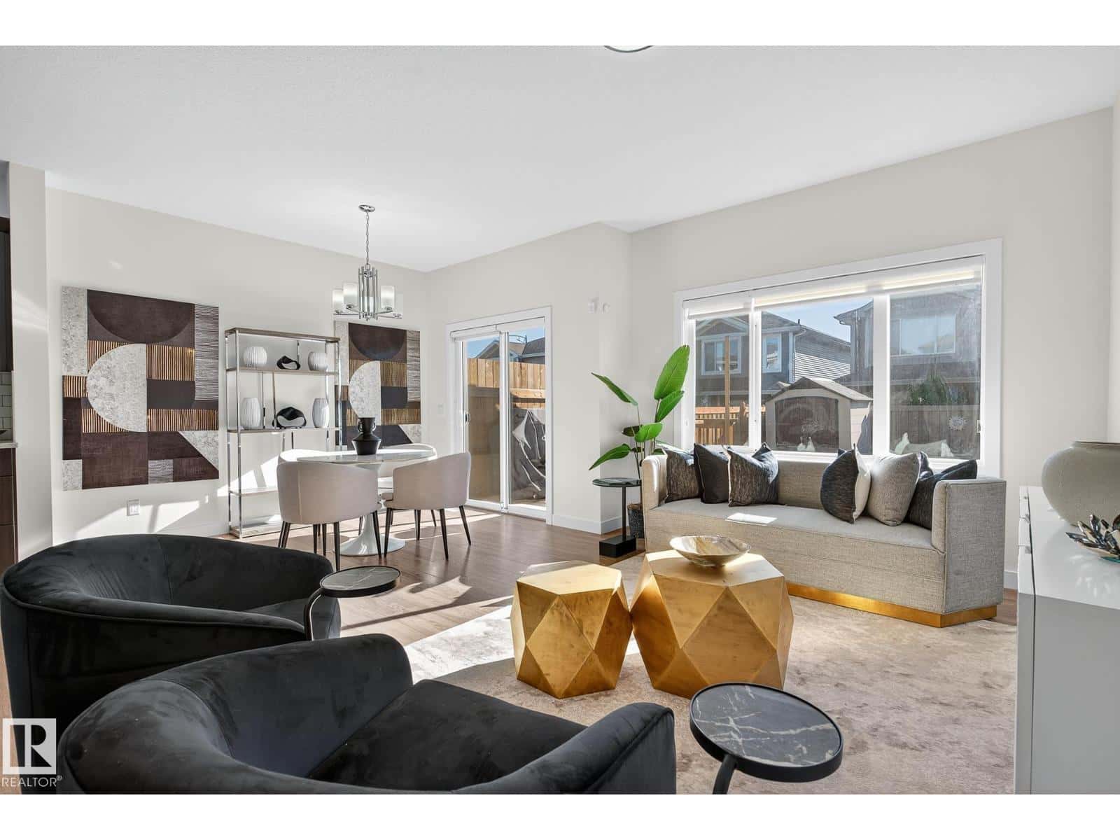 22015 85 AVE NW — Edmonton, Alberta - Photo 5 of 21