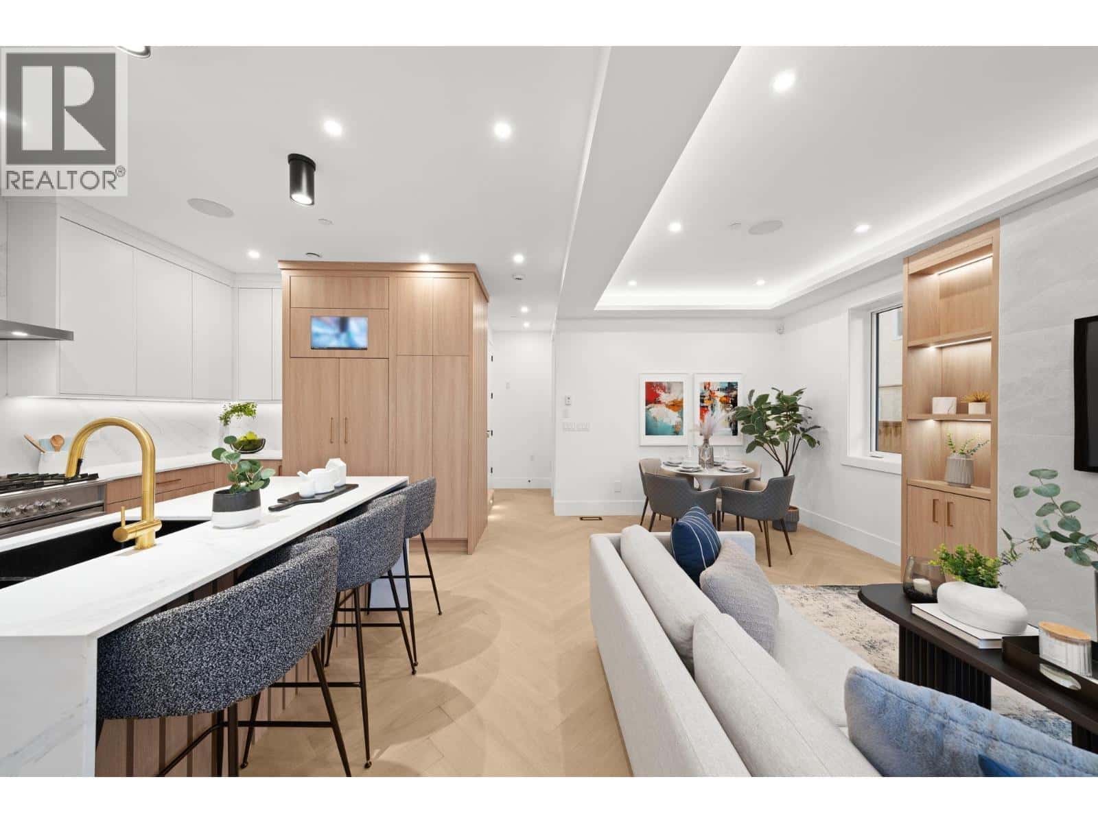 1 1967 E 13TH AVENUE — Vancouver, British Columbia - Photo 4 of 38