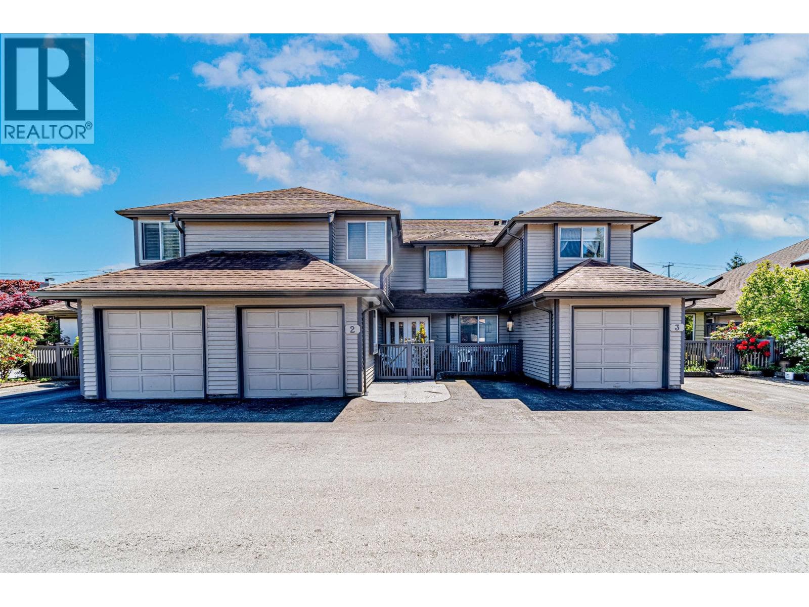 2 8111 FRANCIS ROAD — Richmond, British Columbia - Main photo