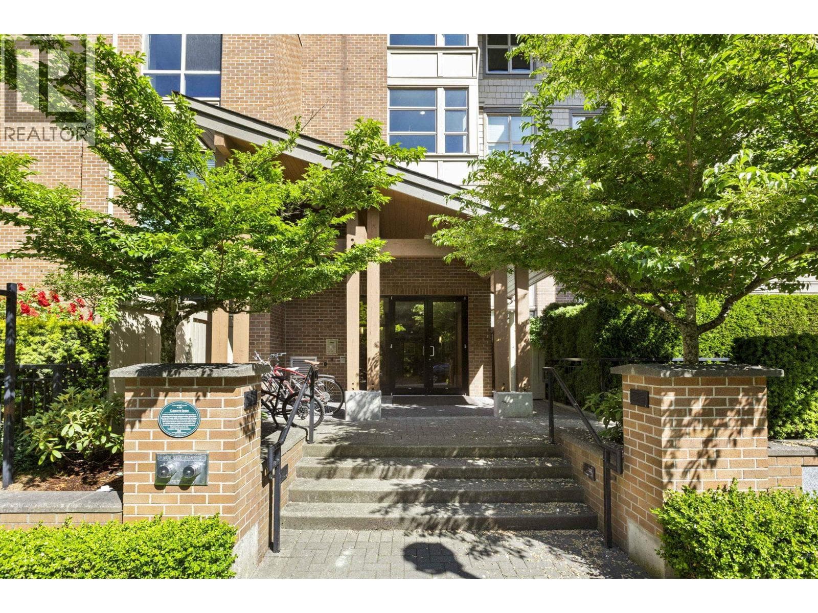 307 6268 EAGLES DRIVE — Vancouver, British Columbia - Main photo