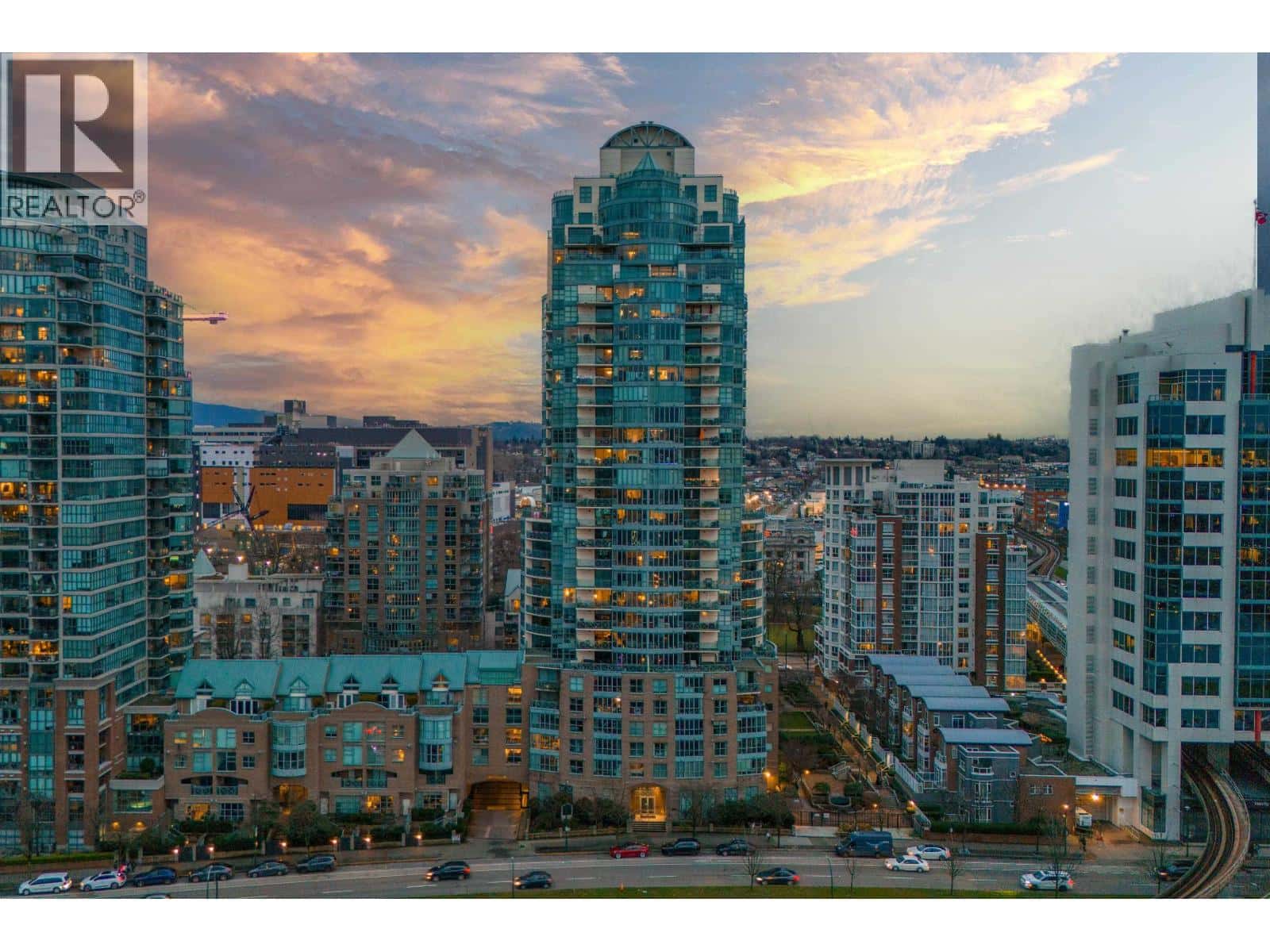 202 1188 QUEBEC STREET — Vancouver, British Columbia - Photo 2 of 36