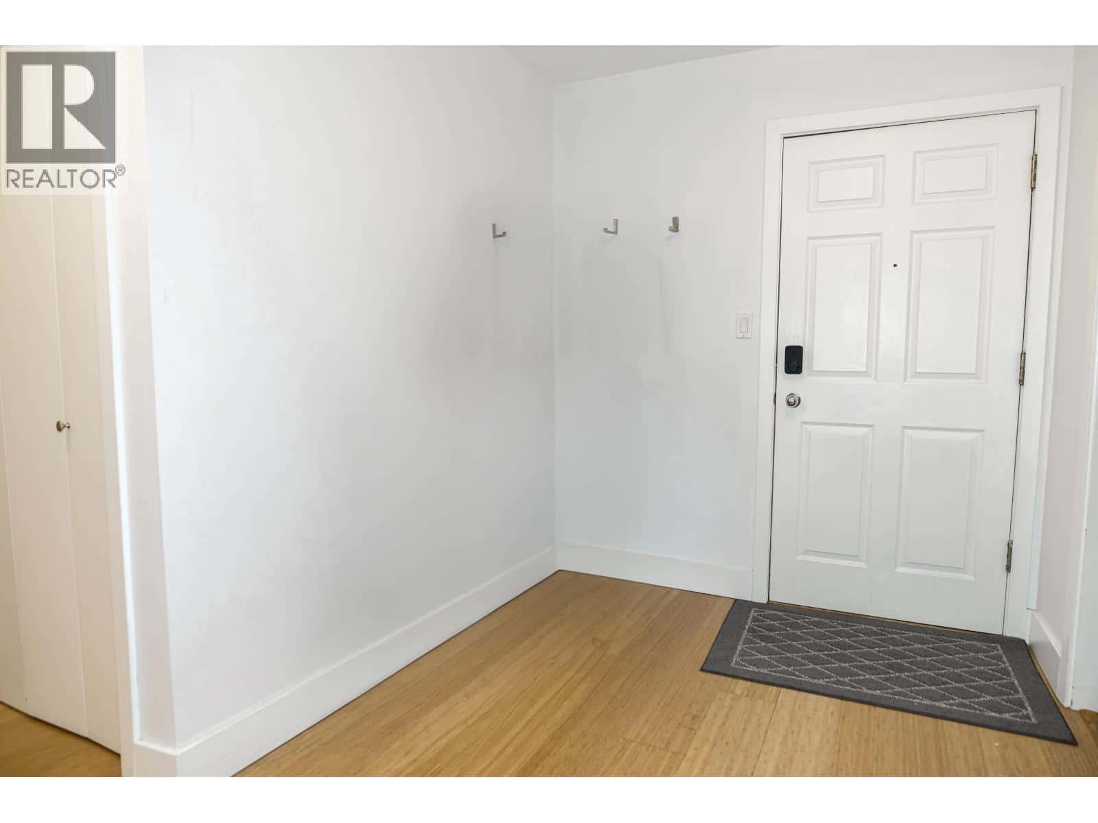 202 1188 QUEBEC STREET — Vancouver, British Columbia - Photo 4 of 36