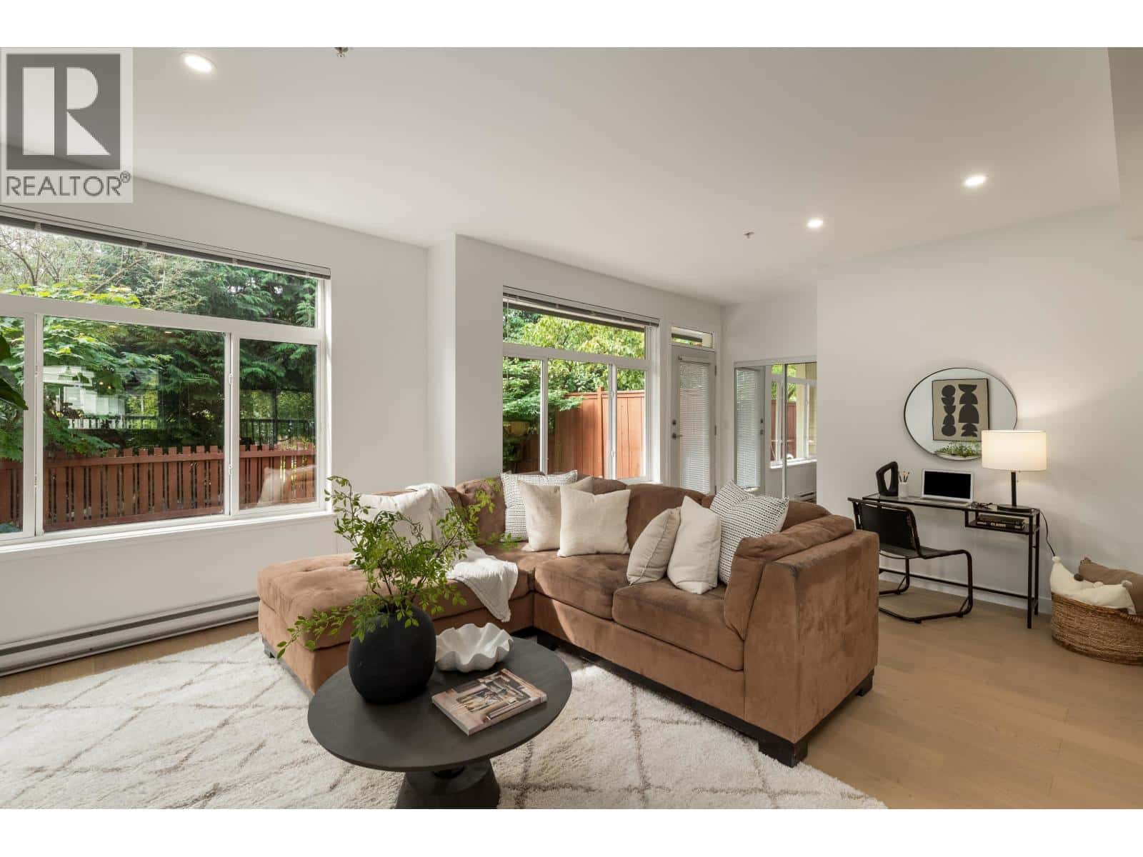 41 40632 GOVERNMENT ROAD — Squamish, British Columbia - Photo 3 of 30