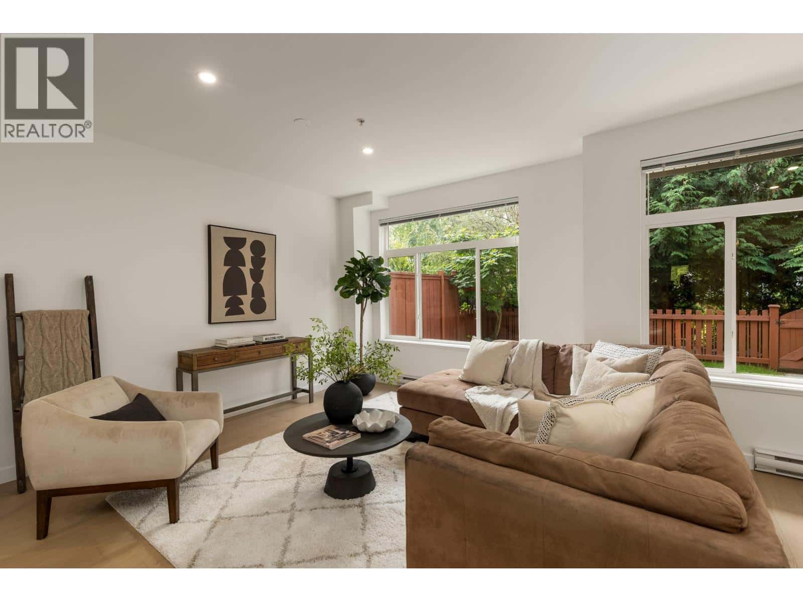 41 40632 GOVERNMENT ROAD — Squamish, British Columbia - Photo 4 of 30