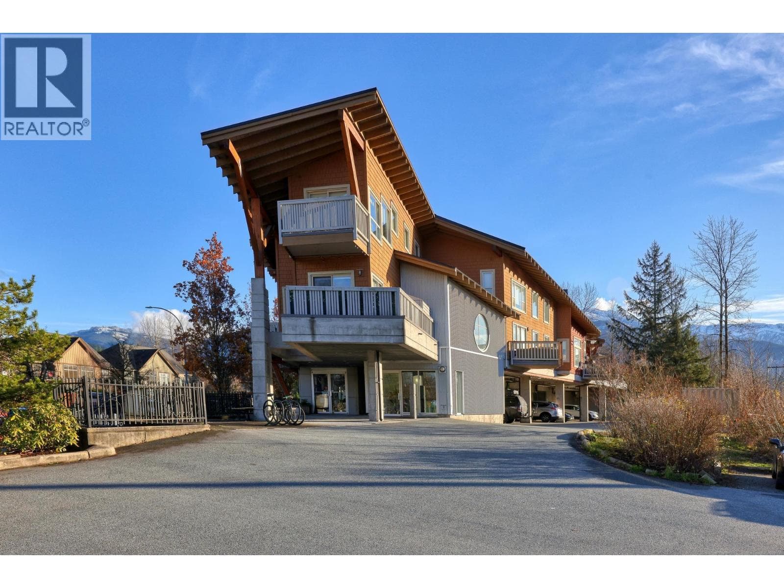 1 40775 TANTALUS ROAD — Squamish, British Columbia - Main photo