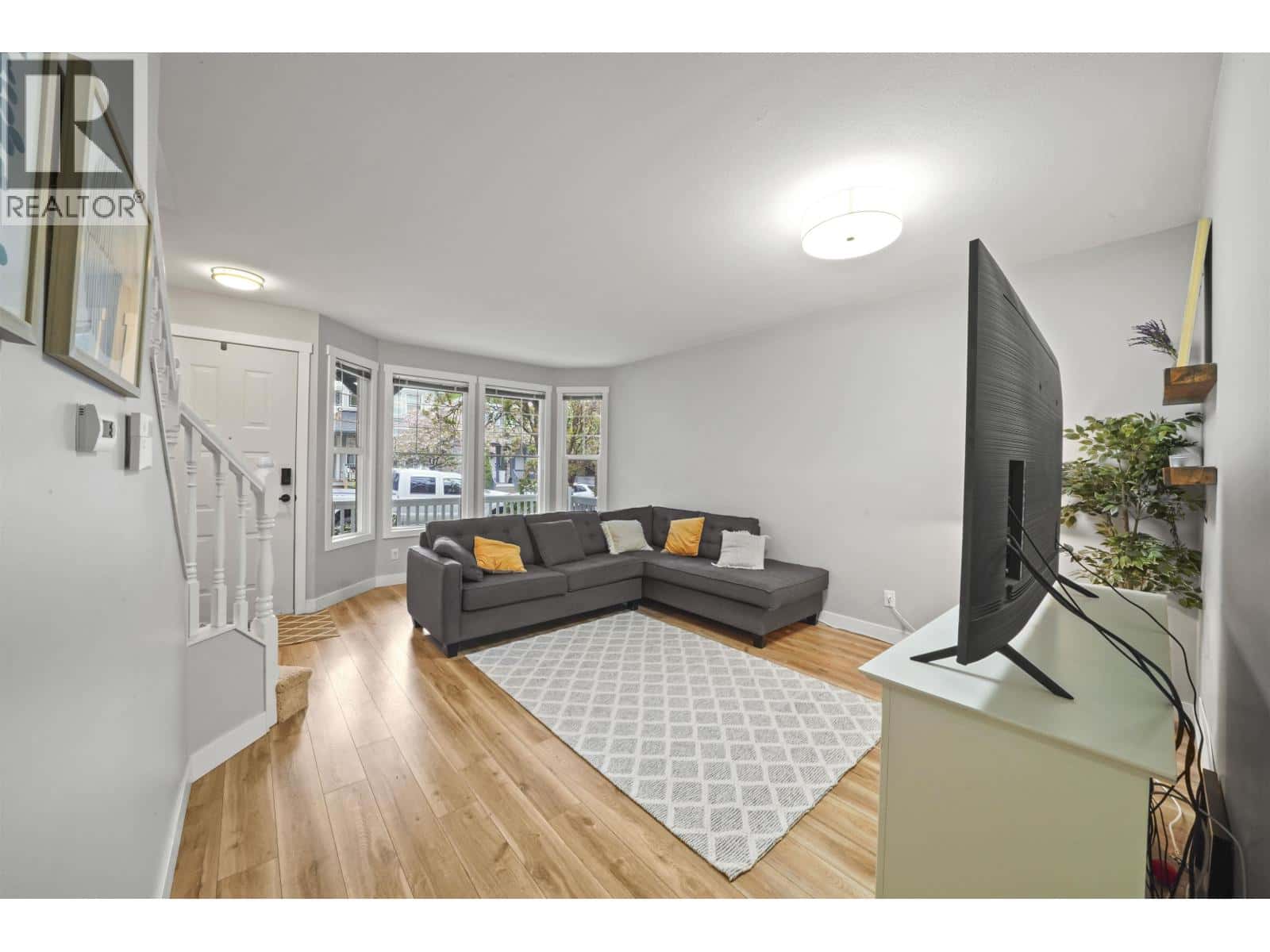 24369 101 AVENUE — Maple Ridge, British Columbia - Photo 5 of 28