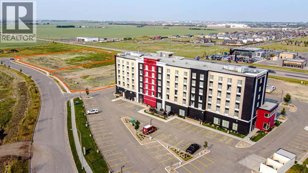 10501 117 Street — Grande Prairie, Alberta - Photo 4 of 8