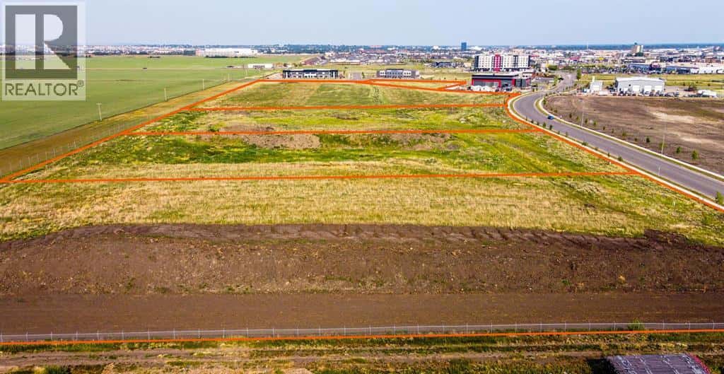 11906 104 Avenue — Grande Prairie, Alberta - Photo 4 of 9