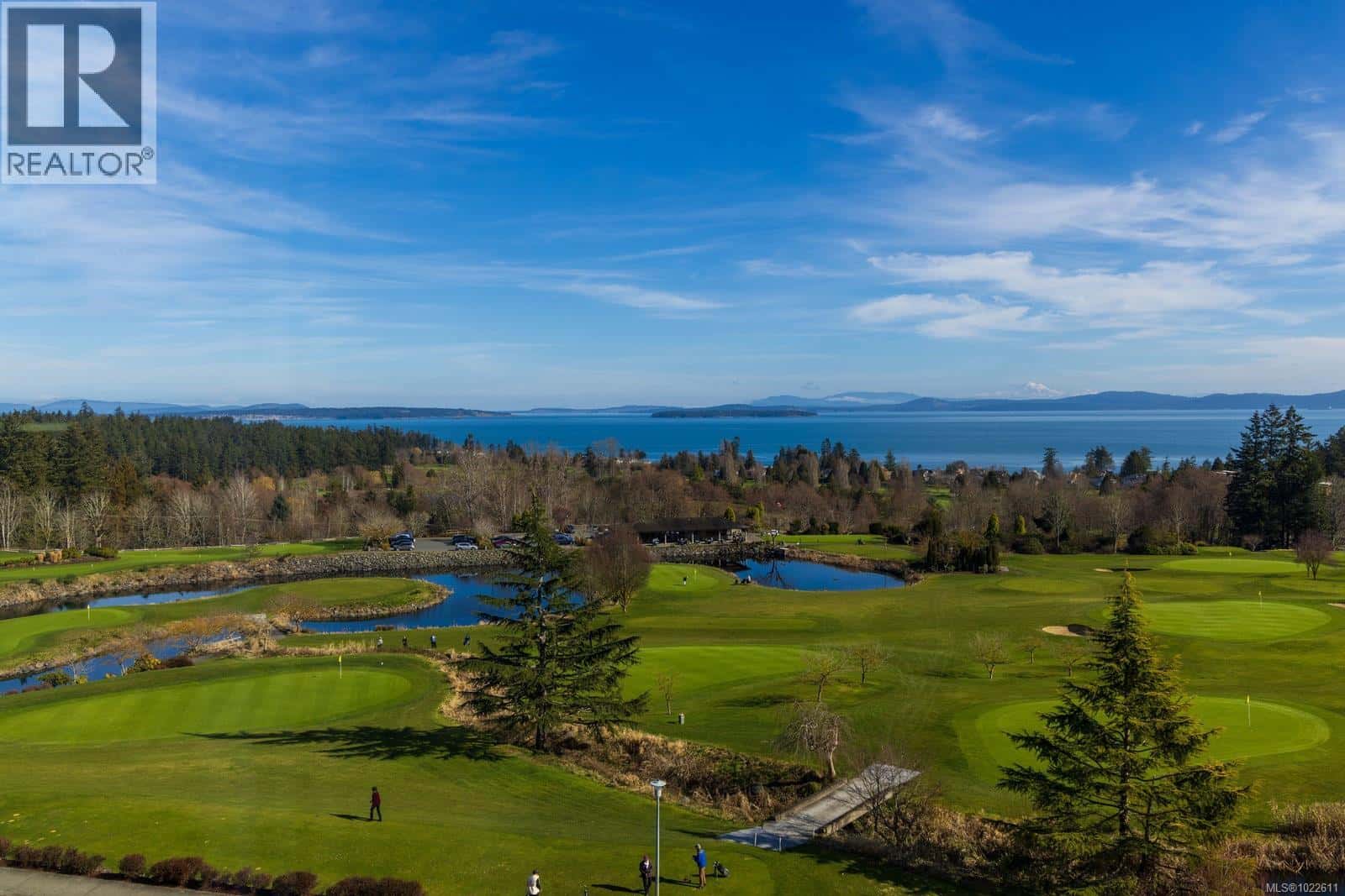 304 5350 Sayward Hill Cres — Saanich, British Columbia - Photo 3 of 34