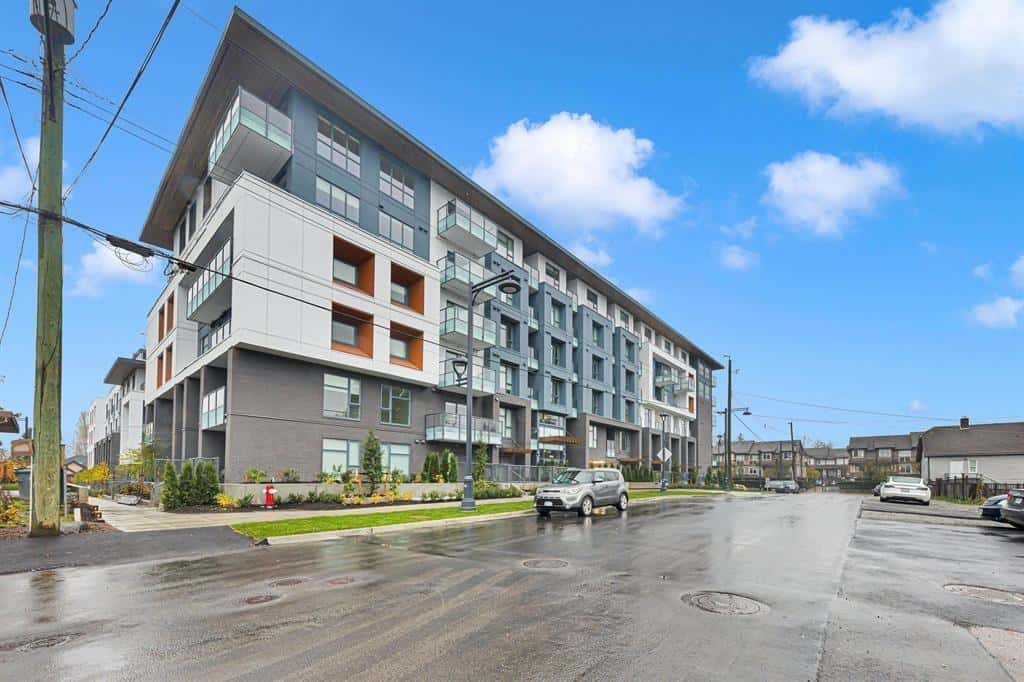 E112 10829 140 STREET — Surrey, British Columbia - Photo 4 of 21