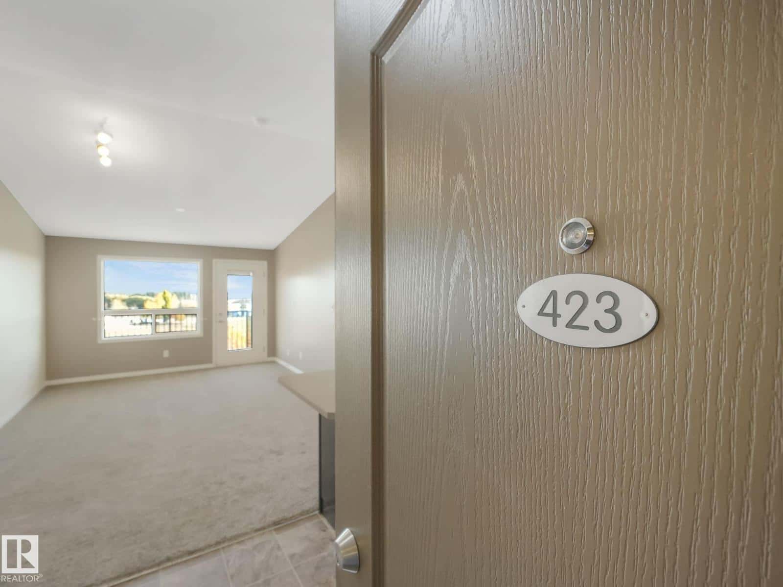 #423 1520 Hammond Gate NW — Edmonton, Alberta - Photo 2 of 44