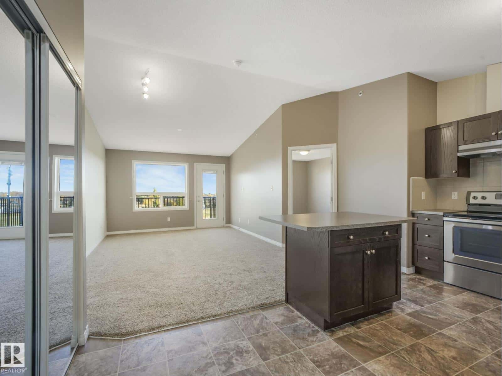 #423 1520 Hammond Gate NW — Edmonton, Alberta - Photo 3 of 44