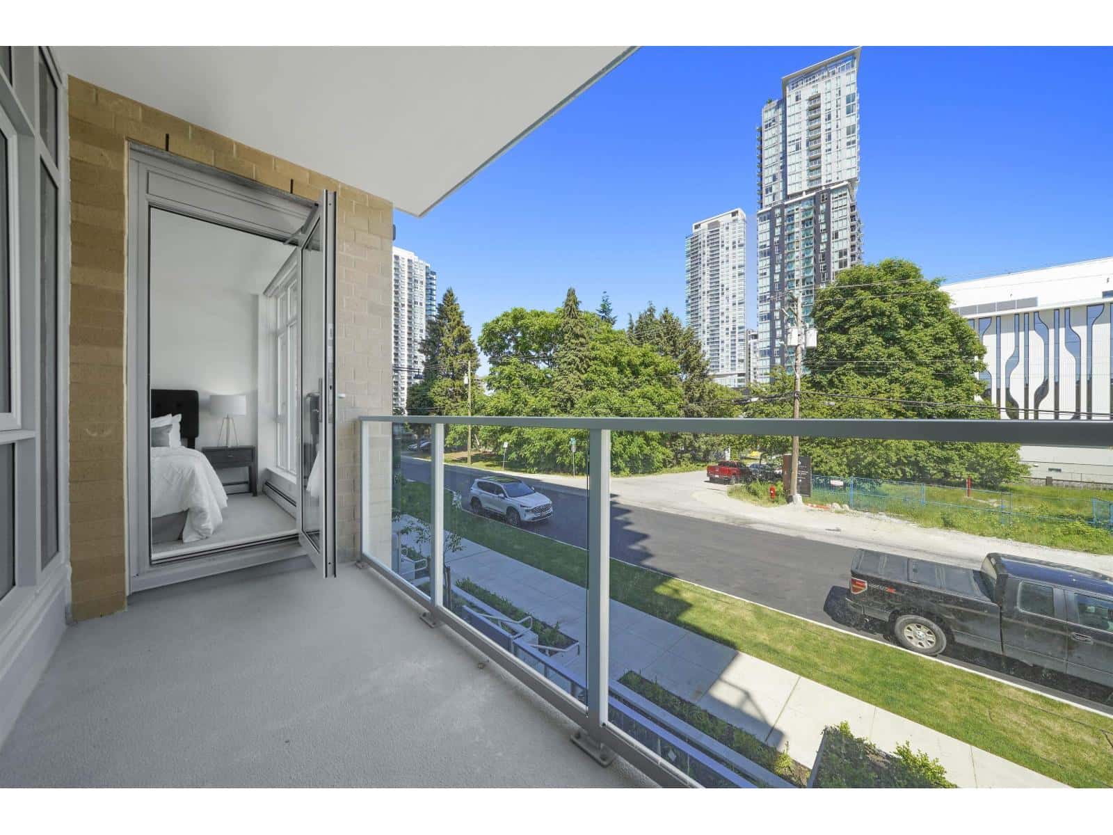 8 13350 CENTRAL AVENUE — Surrey, British Columbia - Photo 5 of 36