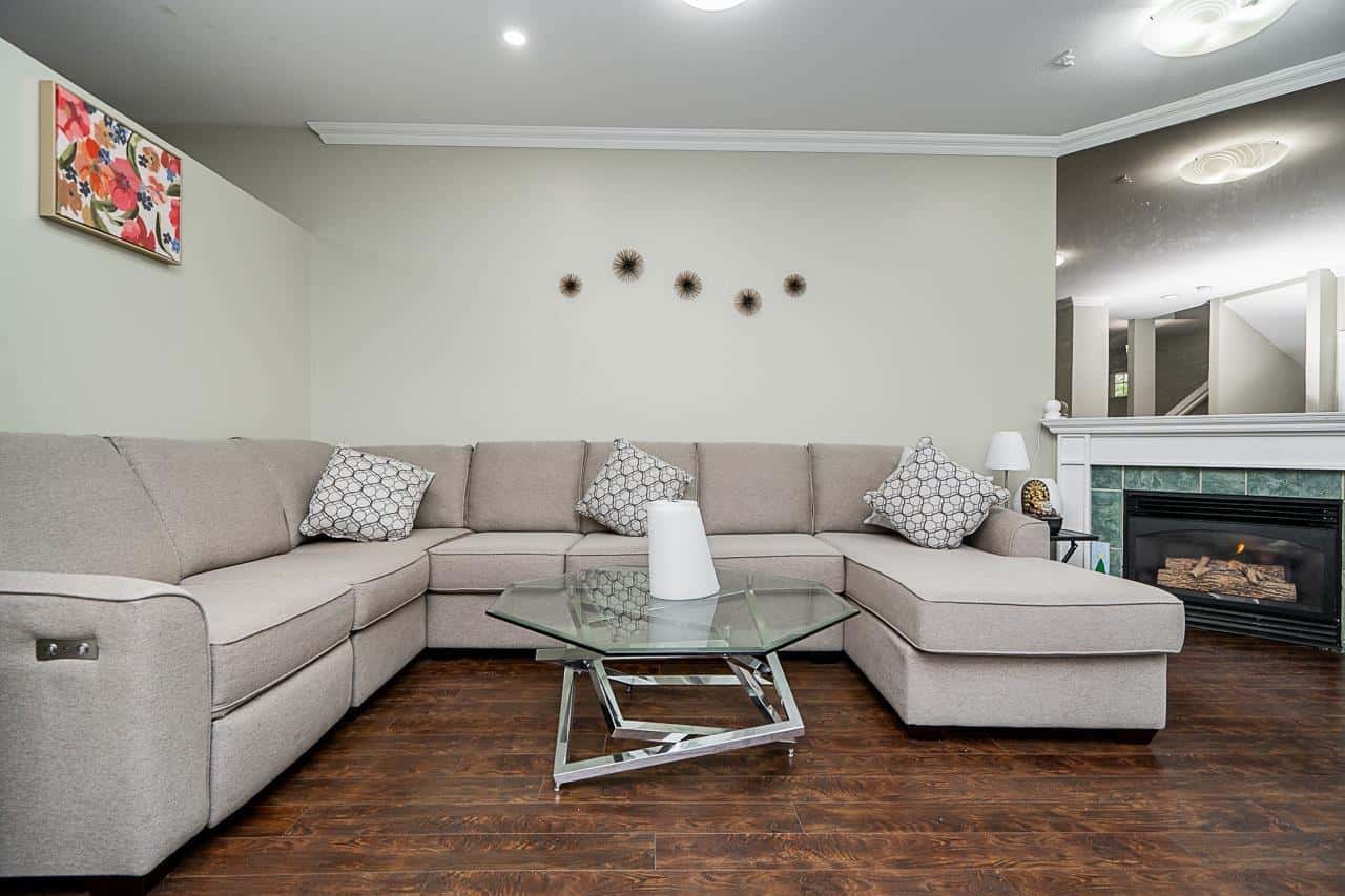 1 14877 58 AVENUE — Surrey, British Columbia - Photo 3 of 31