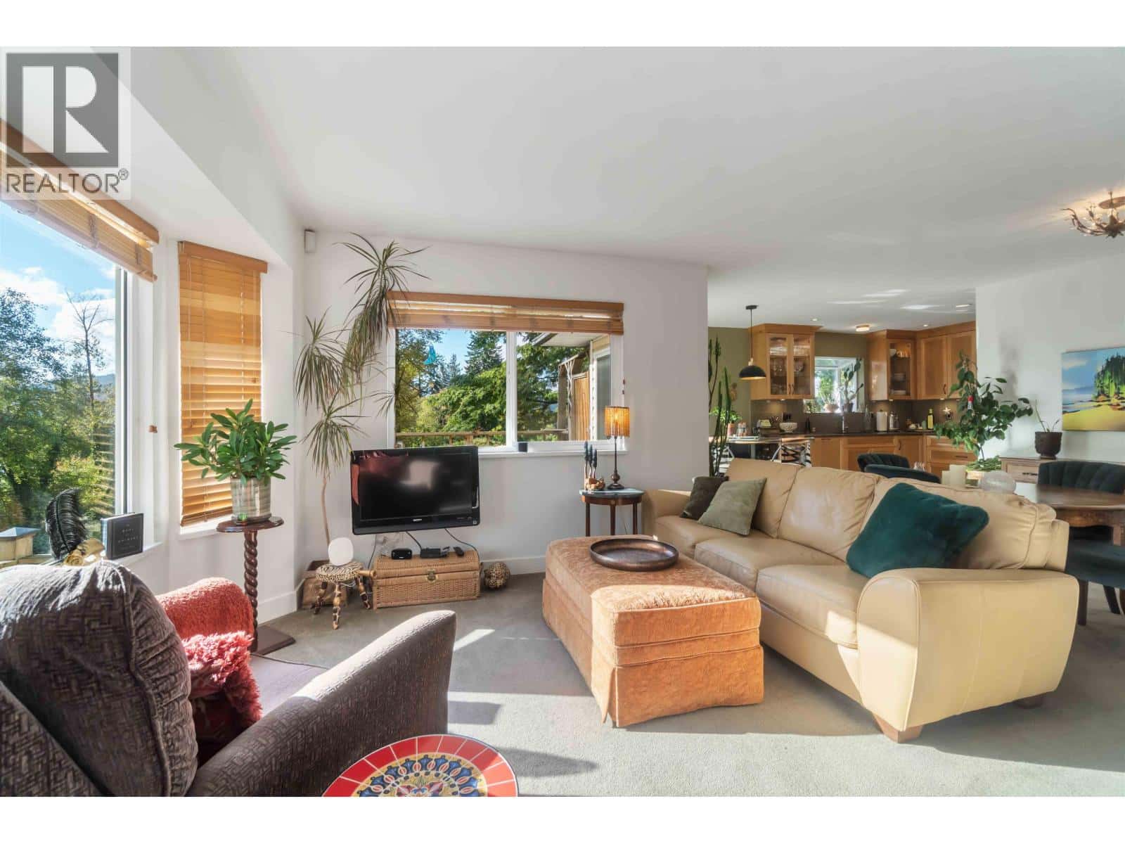 532 SAN REMO DRIVE — Port Moody, British Columbia - Photo 5 of 35