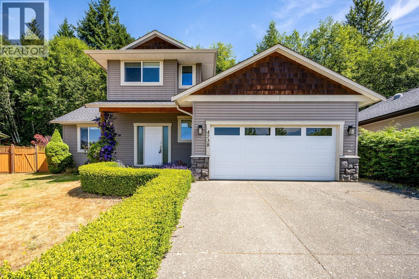 4738 Cruickshank Pl — Courtenay, British Columbia - Main photo