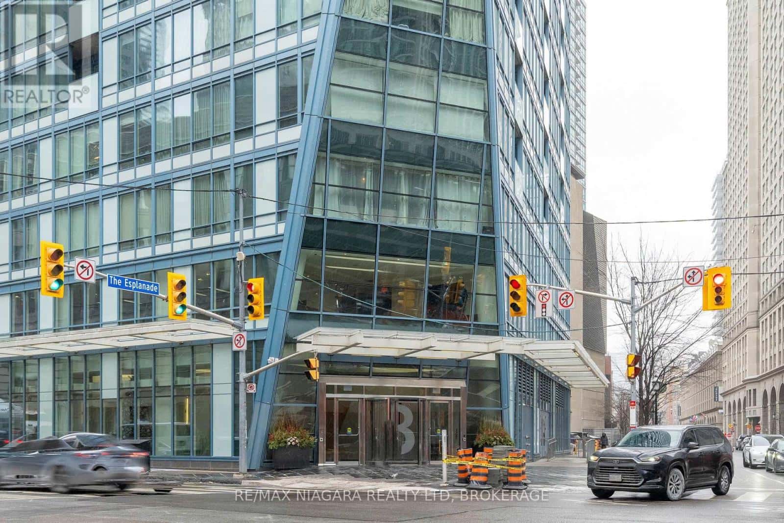 2802 - 8 THE ESPLANADE STREET — Toronto (Waterfront Communities), Ontario - Photo 3 of 41