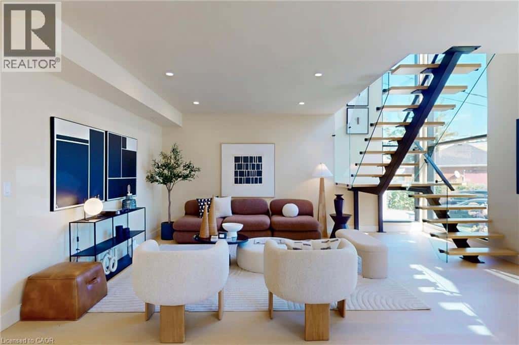 28 DUNSMORE Garden — Toronto, Ontario - Photo 3 of 50