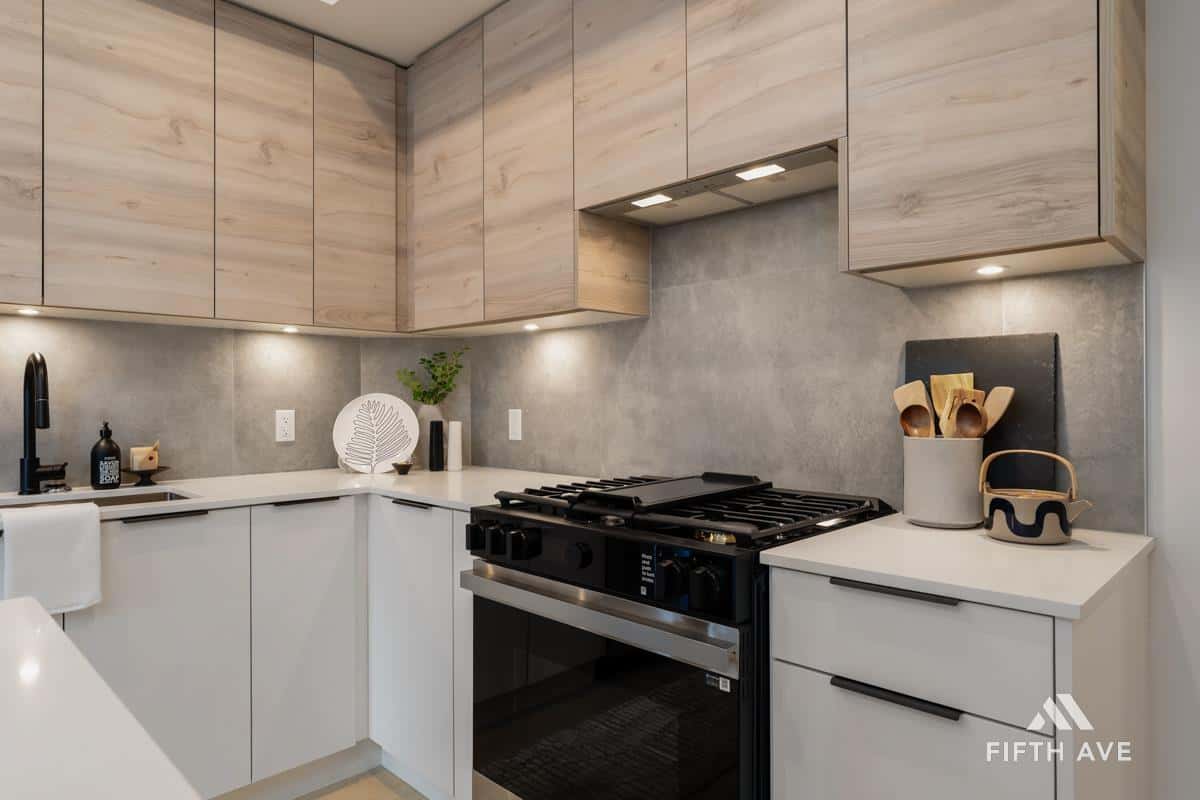 203 30494 CARDINAL AVENUE — Abbotsford, British Columbia - Photo 5 of 40