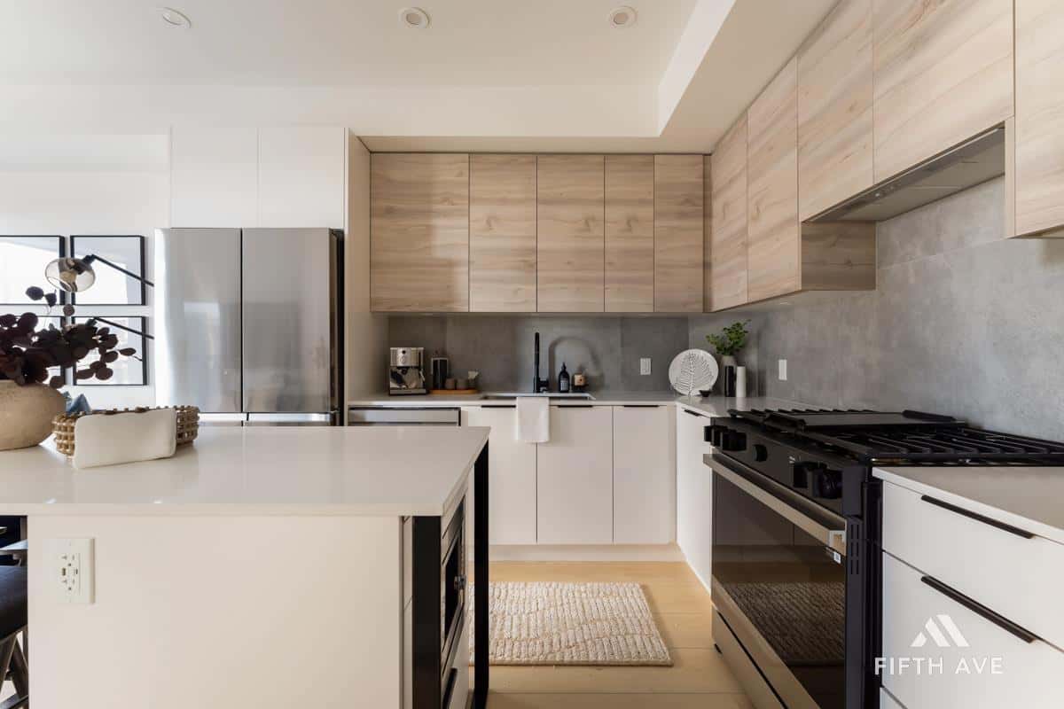 203 30494 CARDINAL AVENUE — Abbotsford, British Columbia - Photo 3 of 40