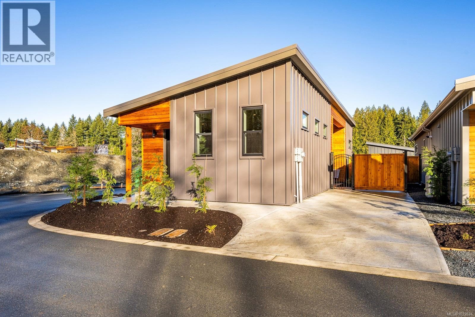 24 3025 Royston Rd — Cumberland, British Columbia - Main photo